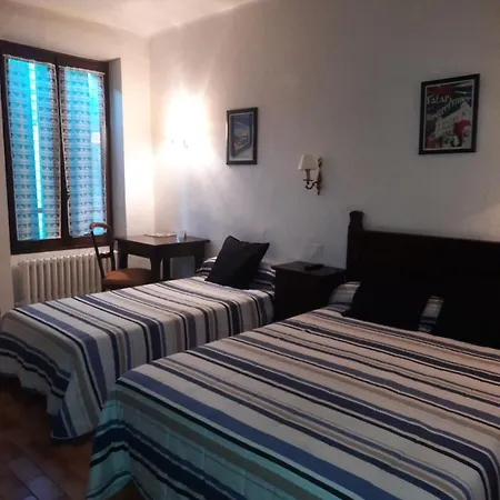 Hotel Central מלון דינייה-לה-בן