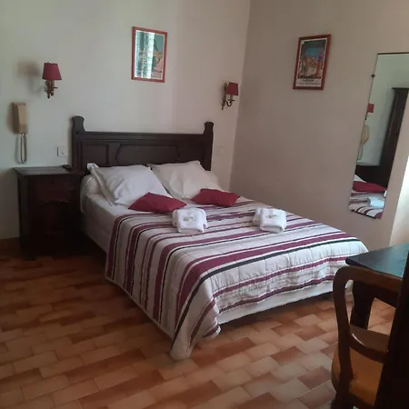 Hotel Central מלון דינייה-לה-בן