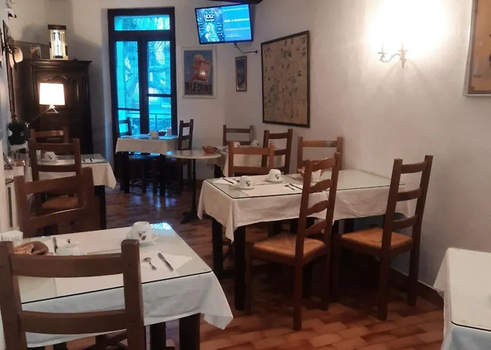 Hotel Hôtel Central 2*