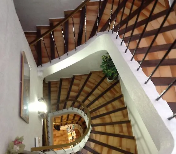 Hôtel Central Hotel 2*